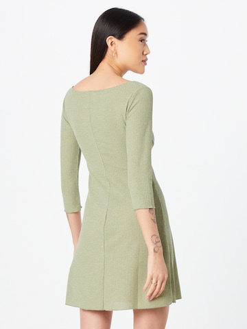 24COLOURS Stickad klänning i grön