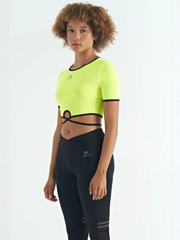 Tommy Life Performance Shirt in Yellow
