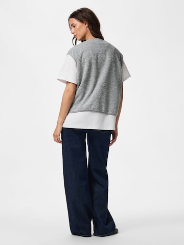 Gilet 'KATTY' di PIECES in grigio