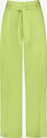 GERRY WEBER Spodnie w kant w kolorze zielony: przód