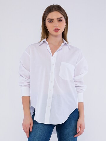 Basics and More Blouse 'Rhianna' in White: front