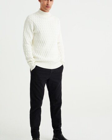 WE Fashion Zúžený Chino kalhoty – černá