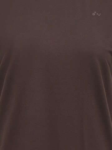 Only Play Curvy Functioneel shirt 'PAUBREE' in Bruin