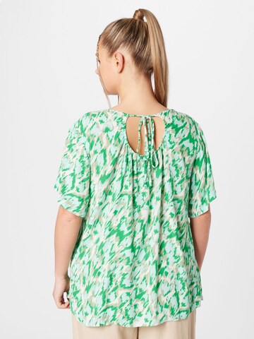 Vero Moda Curve Shirt 'MENNY' in Groen