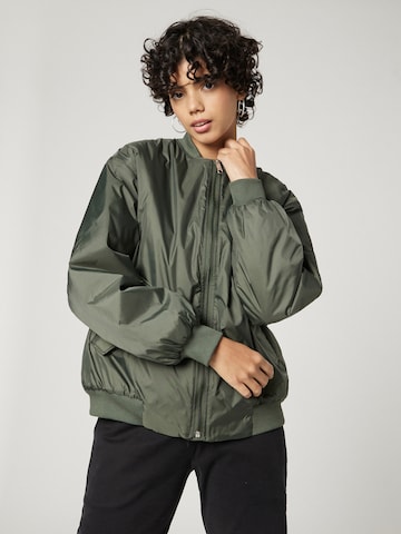 A LOT LESS Between-season jacket 'Astrid' in Green