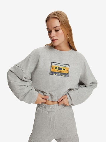 NOCTURNE Sweatshirt in Grau