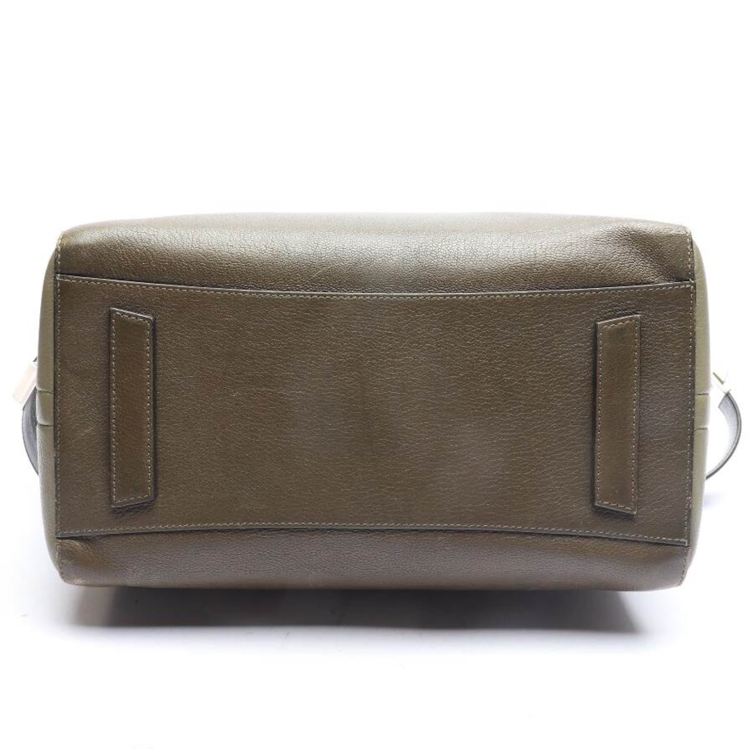 Givenchy Bag in One size in Green