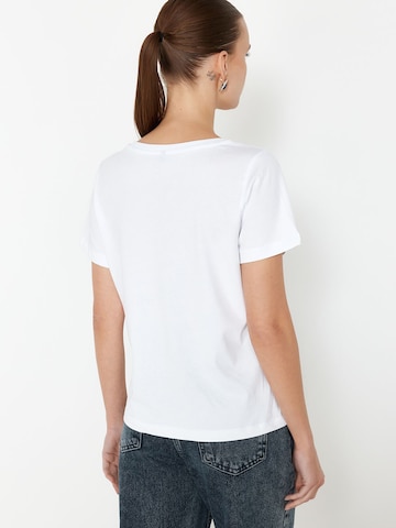 T-shirt Trendyol en blanc