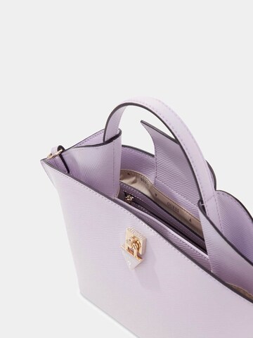 GUESS Handbag in Purple