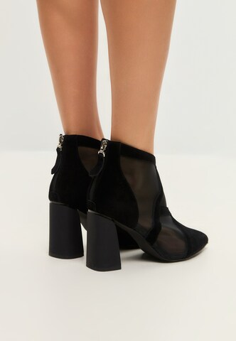 CESARE GASPARI Stiefelette in Schwarz