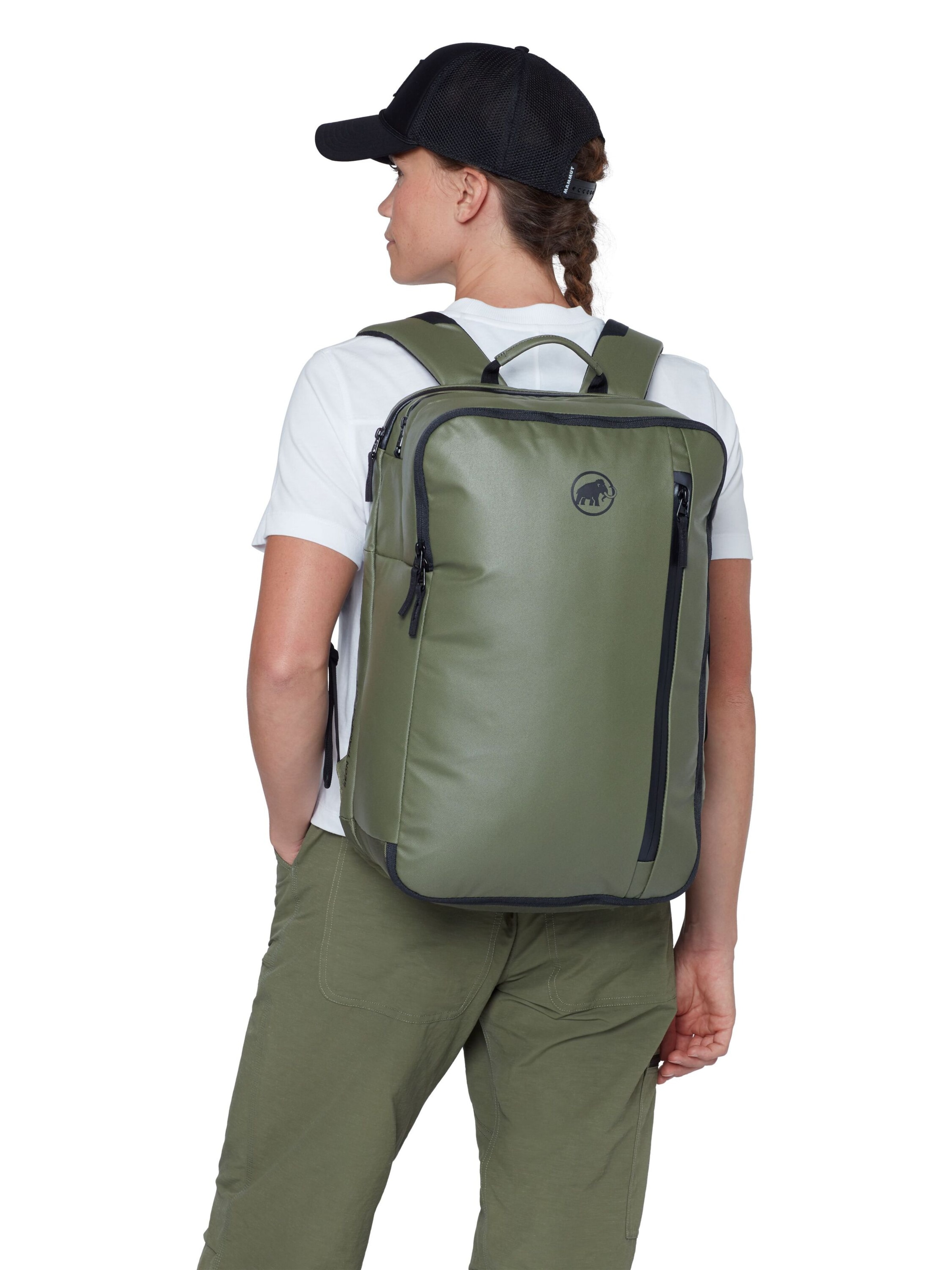 MAMMUT Sports Backpack in Green: front