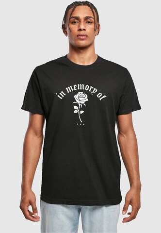 Mister Tee Shirt 'In Memory Of… ' in Zwart: voorkant