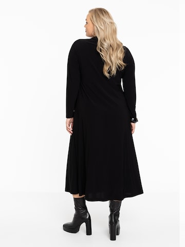 Yoek Shirt Dress in Black