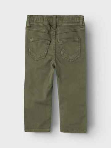 NAME IT Tapered Housut 'NMMSILAS' värissä vihreä