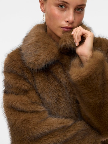 VERO MODA Vinterfrakke 'VMGLORIA' i brun