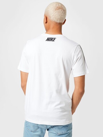 Tricou 'Repeat' de la Nike Sportswear pe alb