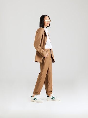 VILA ROUGE Loose fit Trousers with creases 'JOJO' in Brown