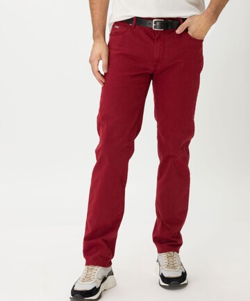 BRAX Regular Broek 'Cadiz' in Rood: voorkant