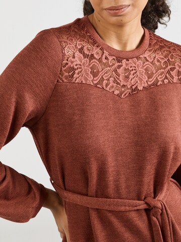VILA Kleid 'VIEMMY' in Rot
