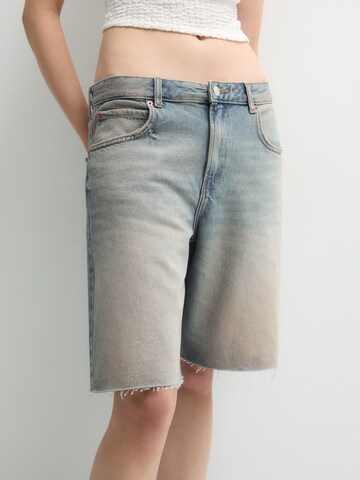 Pull&Bear Regular Shorts in Blau