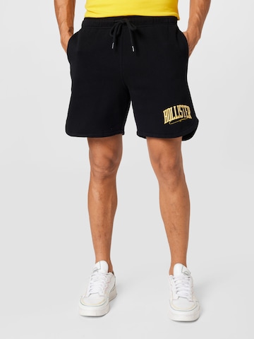 Regular Pantaloni de la HOLLISTER pe negru: față