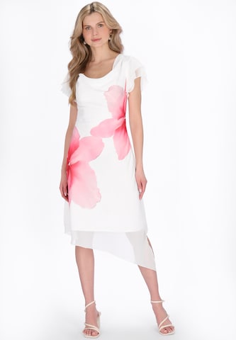 Usha - Vestido en blanco: frente