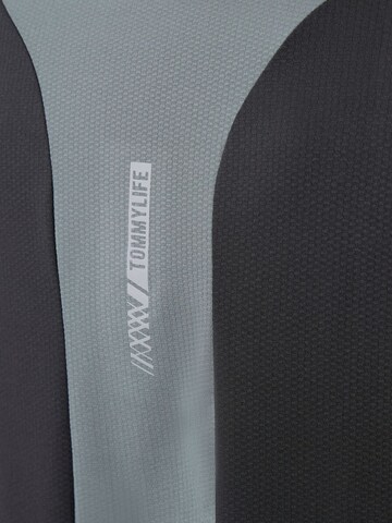 Tommy Life Shirt in Black