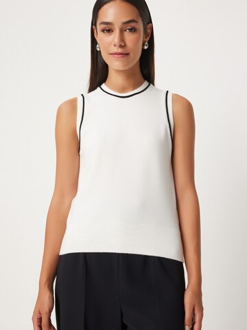 Happiness İstanbul Vyšívaný top - Biela: predná strana