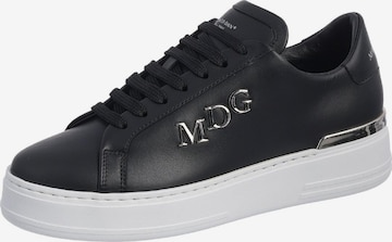 Baskets basses MARCO DAN en noir : devant