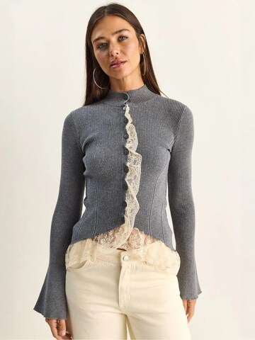 Cardigan Bianco Lucci en gris : devant