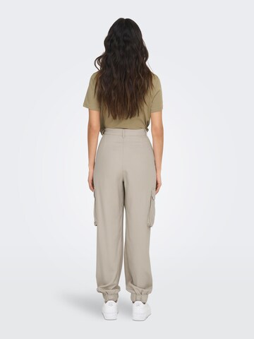 Effilé Pantalon cargo 'Kenya' ONLY en gris