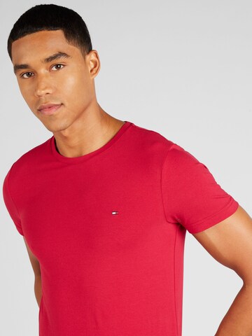 TOMMY HILFIGER Slim Fit T-Shirt in Rot