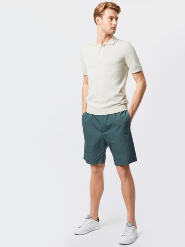 BOSS Regular Shorts in Grün