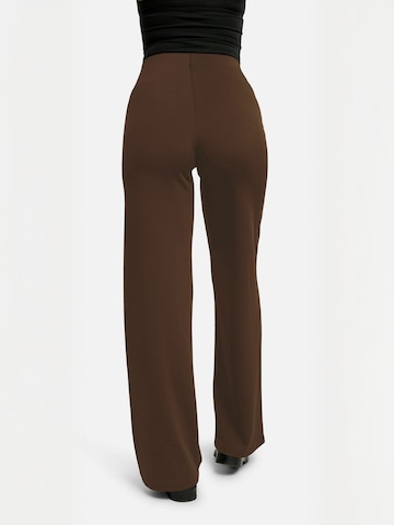Regular Pantalon ' HENNE ' Liberte Essentiel en marron
