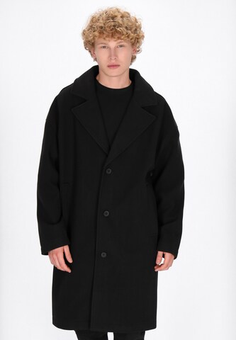 MO Between-seasons coat in Black: front