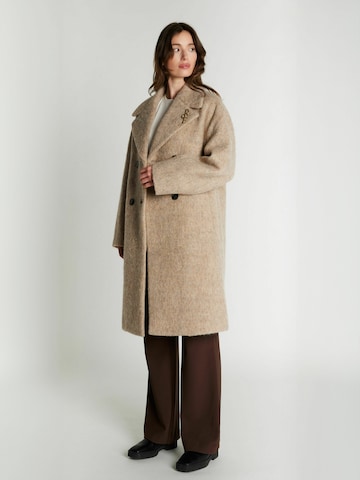 RUE de FEMME - Sobretudo de inverno ' Kanzina ' em bege: lateral