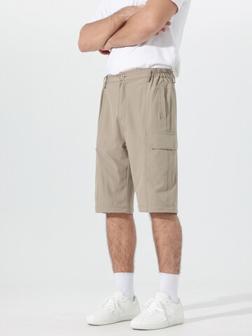 YOUTHUP Regular Cargo Pants in Beige