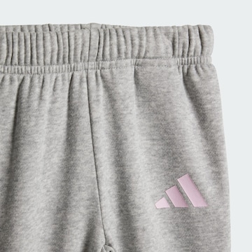 ADIDAS SPORTSWEAR - Chándal 'Essentials' en negro