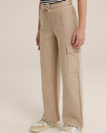 WE Fashion Regular Trousers in Beige: front