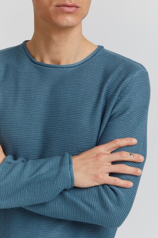 !Solid Strickpullover in Blau