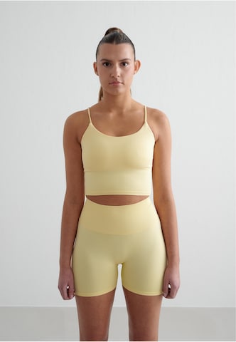 Aim'n - Skinny Pantalón deportivo en amarillo