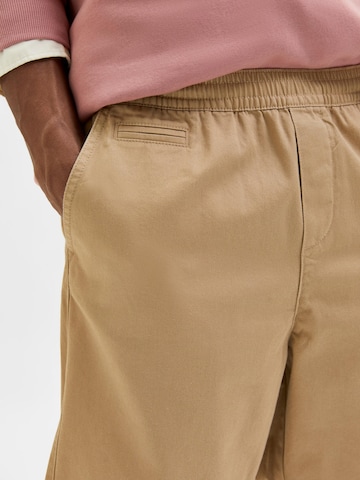 regular Pantaloni 'Devon' di SELECTED HOMME in marrone