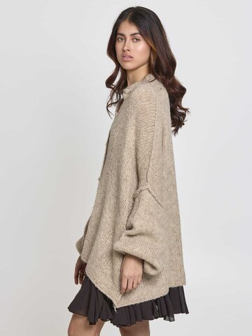 Lilavie Strickjacke ' Lolaa Oversize One Size ' in Braun