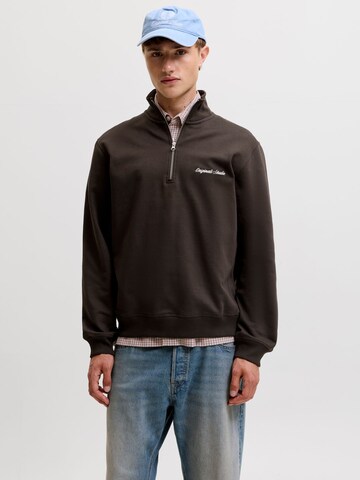JACK & JONES Sweatshirt i brun: forside