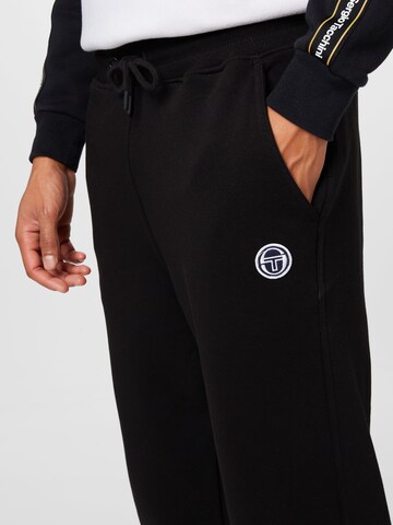 Sergio Tacchini Zwężany krój Spodnie 'FILIPPO CUFFED JOGGER' w kolorze czarny