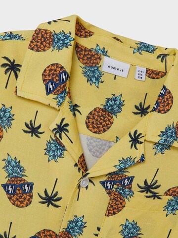 NAME IT - Regular Fit Camisa 'NKMFERANE' em amarelo
