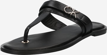 Calvin Klein - Sandalias de dedo en negro: frente