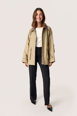 SOAKED IN LUXURY Overgangsjakke i beige