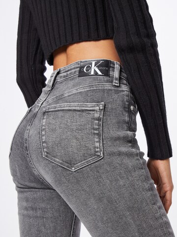 Calvin Klein Jeans Kitsas Teksapüksid, värv hall