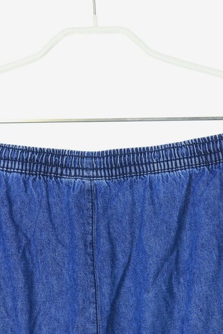 UNBEKANNT Shorts in 33 in Blue